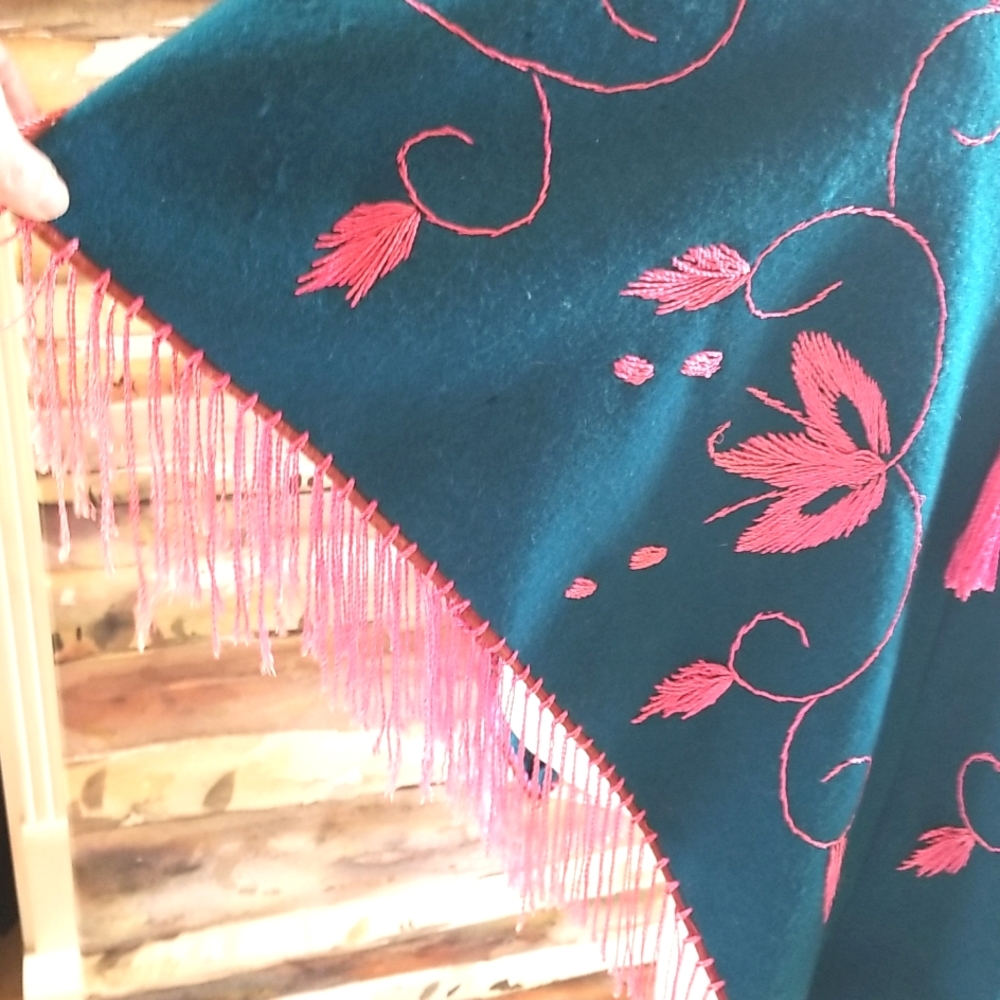60's Hippie Fringe Teal Wool Pink Hand Embroidery Cape Shawl Poncho GUVC OSFA - Picture 8 of 12